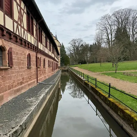 بيت للعطل Historische Muehle Am Schloss *